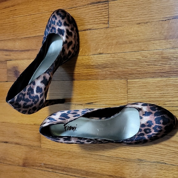 Fioni Animal Print Leopard Brown and Black Heels sz 9 - Picture 2 of 8